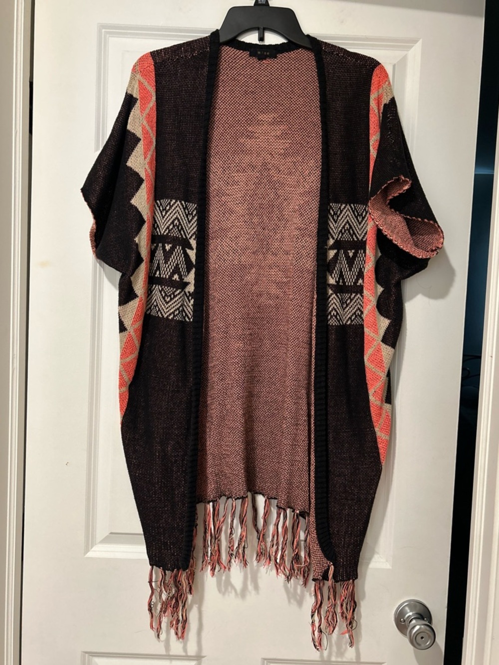 Mine Boho Aztec Fringe Sweater Cardigan Kimono in Black and Coral - Picture 5 of 15